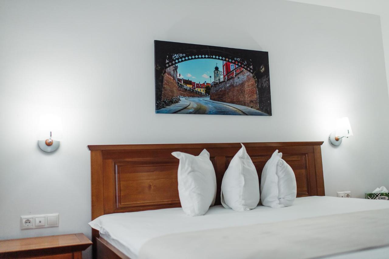 Boutique Damiani Hotel Sibiu Luaran gambar
